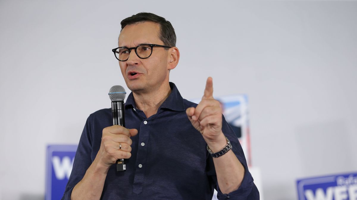 Stalowa Wola, 02.10.2023. Kampania wyborcza do parlamentu 2023. Premier Mateusz Morawiecki podczas wiecu wyborczego w Stalowej Woli, 2 bm. Premier jest z wizytą w woj. podkarpackim. (sko) PAP/Zbigniew Meissner