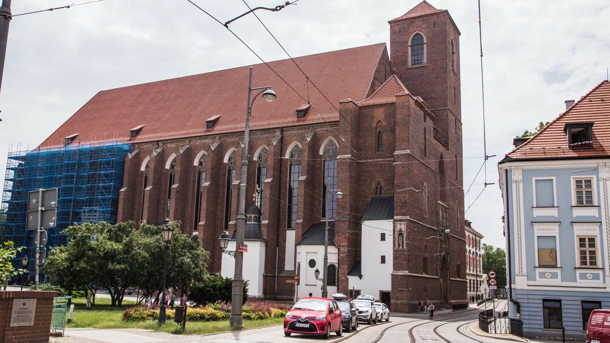 PiS organizuje "mszę za ojczyznę". Wrocławska kuria się tłumaczy