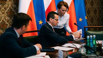 Emilewicz rozdała pracownikom nagrody. W ostatnim dniu pracy