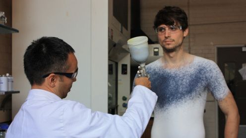 Ubranie ze spray'u 1