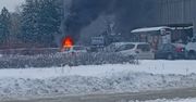 Lublin: Samochód zapalił się w trakcie jazdy. Utrudnienia w ruchu