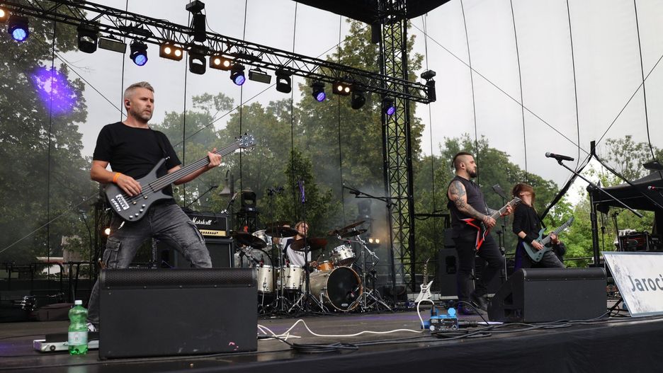 Deathyard to warszawski zespół heavy-trash metalowy powstały w 2018 r.