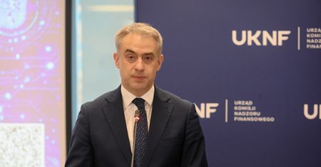 Rząd przyjął projekt ustawy o AI. Ma chronić obywateli, "kiedy wymknie się spod kontroli"