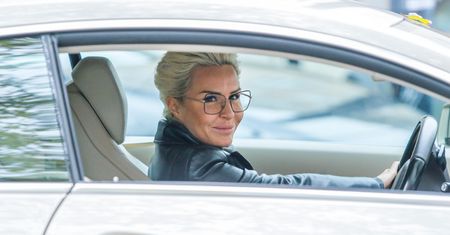 Blanka Lipińska sprzedaje ulubionego mercedesa. Wiadomo, ile trzeba zapłacić za "Krysię" (FOTO)