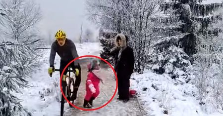 Zachowanie rowerzysty wywołało oburzenie. Sam zgłosił się na policję