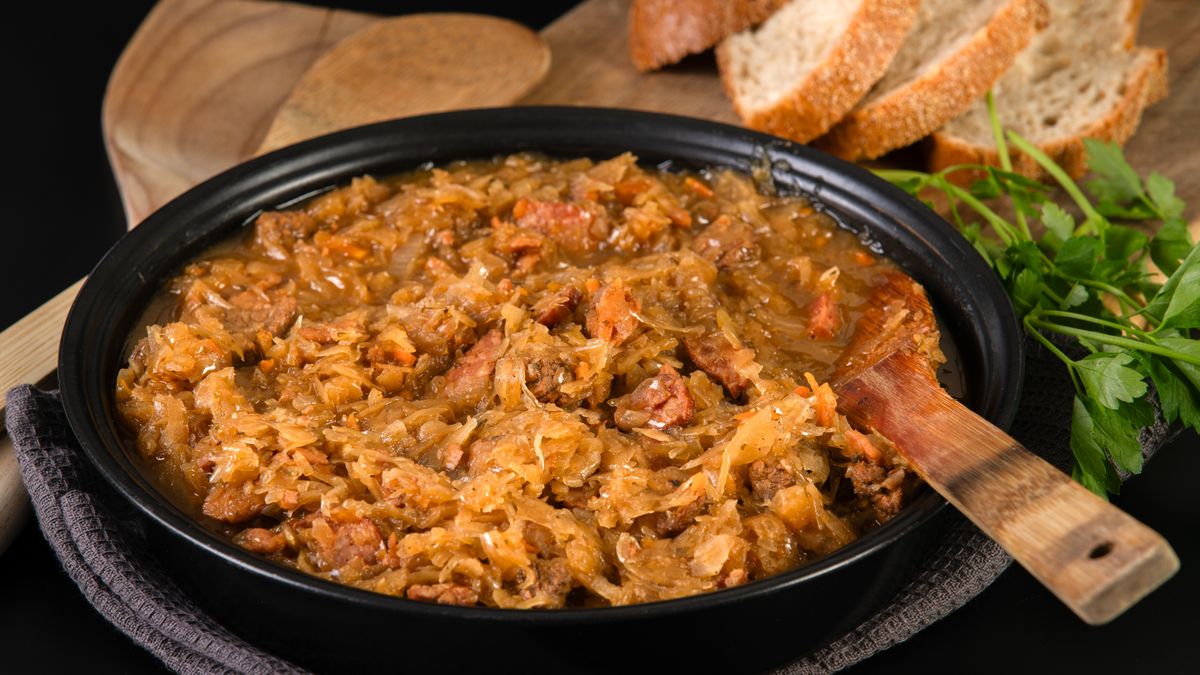 Dodanie bigosu do wina to świetny sposób na wzbogacenie smaku