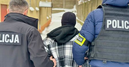 Słupsk: Obnażał się i onanizował na ulicy. Został wydalony z Polski