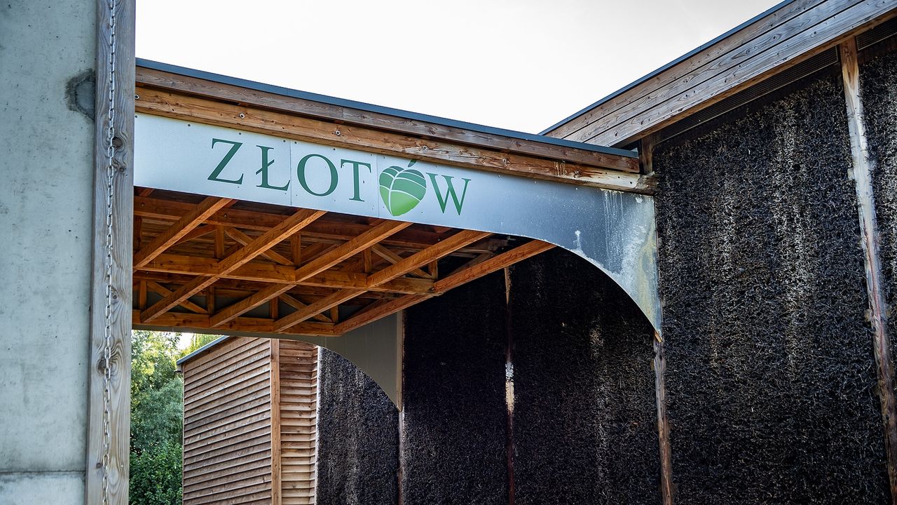 Tężnia solankowa w Złotowie przy Jeziorze Baba.