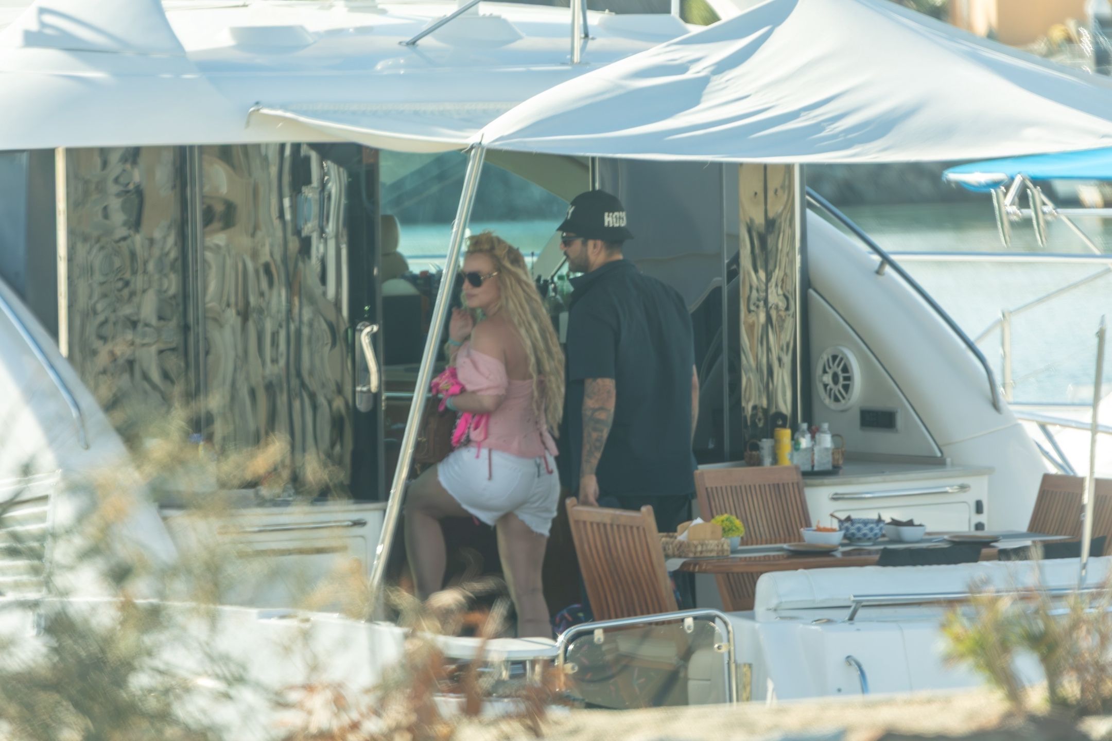 Britney Spears z nowym facetem na jachcie