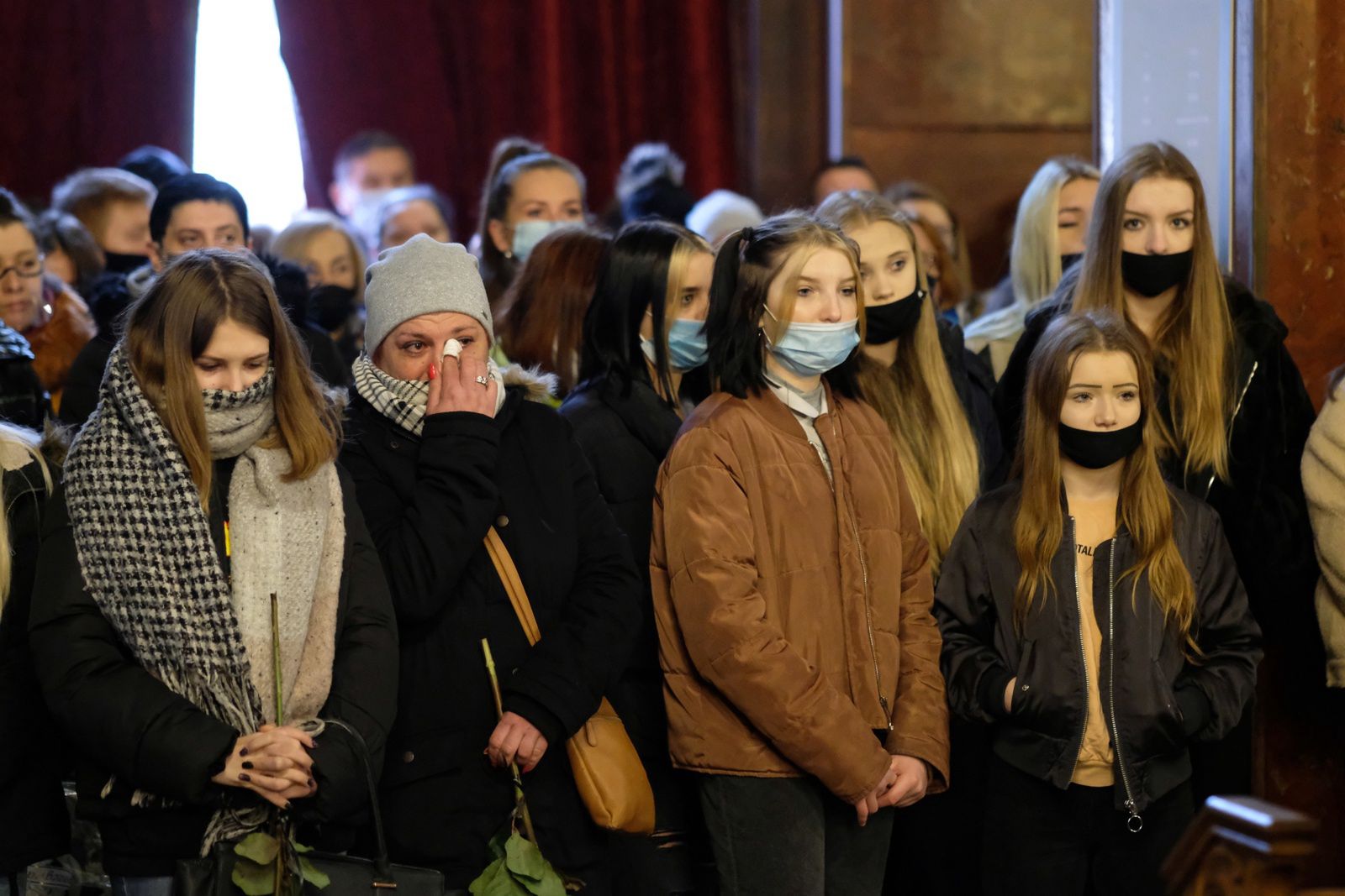 "Najdroższa córeczka...". Tłumy na pogrzebie 13-letniej Patrycji. W kościele morze łez