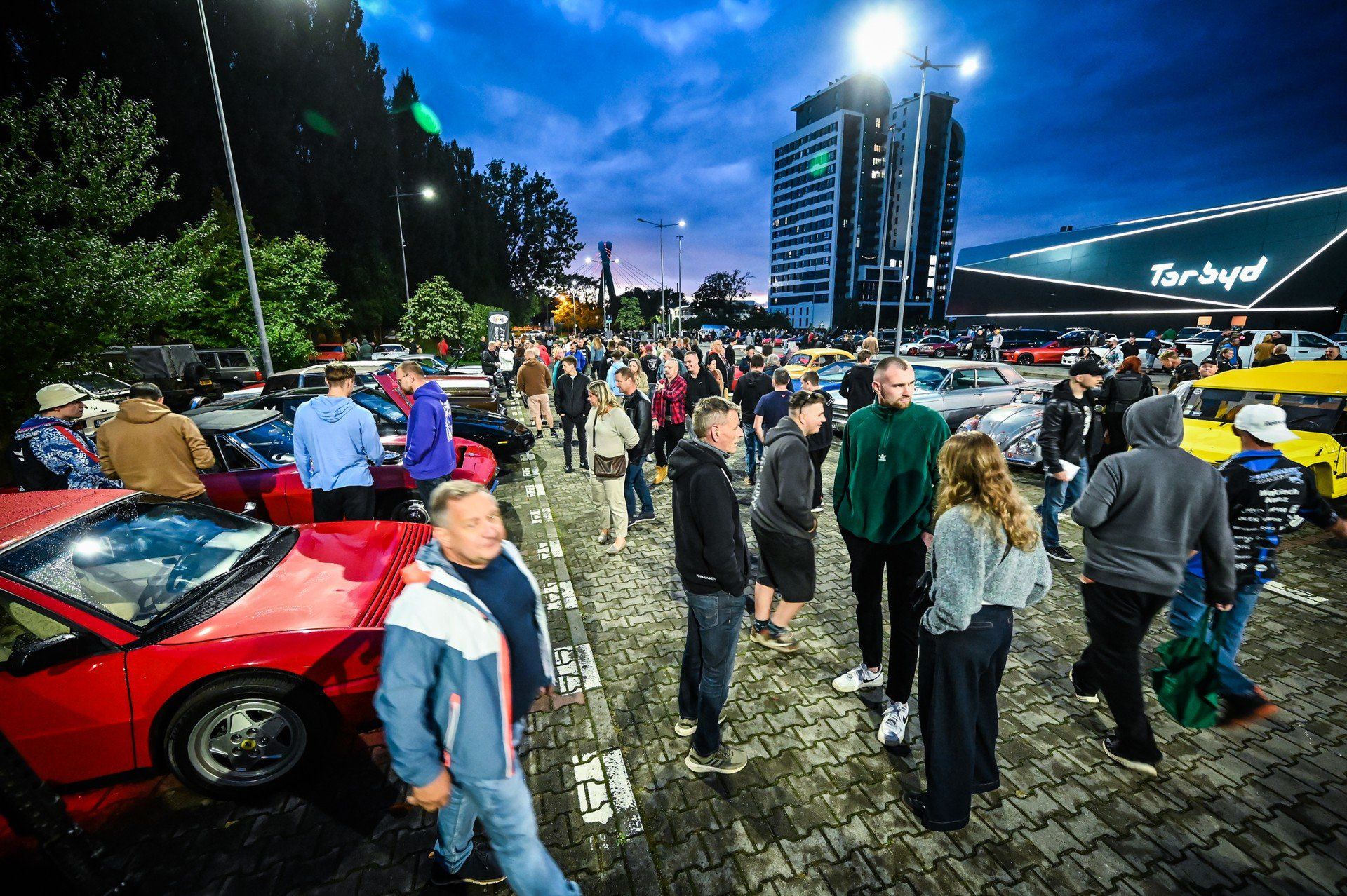 Ostatnie spotkanie pod Torbydem nie oznacza, że klasyki zapadną w zimowy sezon. Dużo zależy jednak od pogody. Jeżeli jesień będzie sprzyjać, mogą odbyć się dodatkowe wydarzenia - jednym z rozważanych jest kolejne Halloween na parkingu przy ul. Grudziądzkiej. Organizatorzy pracują także nad kolejnymi niespodziankami.