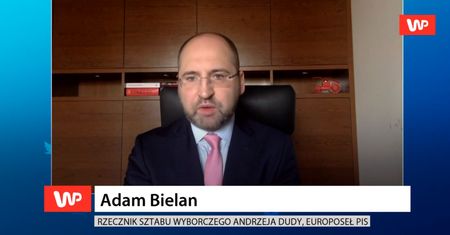 Bon turystyczny 1000+. Adam Bielan: Andrzej Duda dopinguje premier Jadwigę Emilewicz
