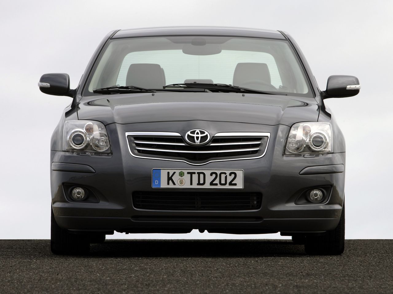 Toyota Avensis II