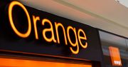 Orange stawia na podpis na tablecie. Chce oszczędzać papier