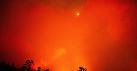 Dramat na wyspie La Palma. Cumbre Vieja ma nowy otwór z lawą