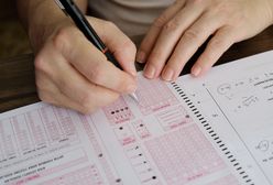 Matura 2025. Egzaminy dwujęzyczne z chemii, biologii, fizyki i historii – co warto wiedzieć?