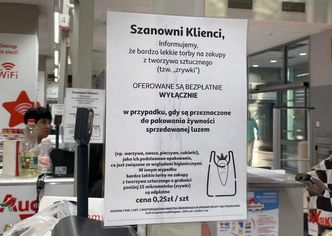 Trzeba płacić. Sklepy wywieszają komunikaty