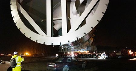 Police. 888-tonowe urządzenie wjechało na plac budowy