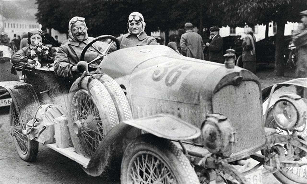 August Horch w samochodzie własnej konstrukcji
