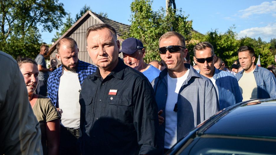 Andrzej Duda na terenach dotkniętych ulewami w 2020 r.