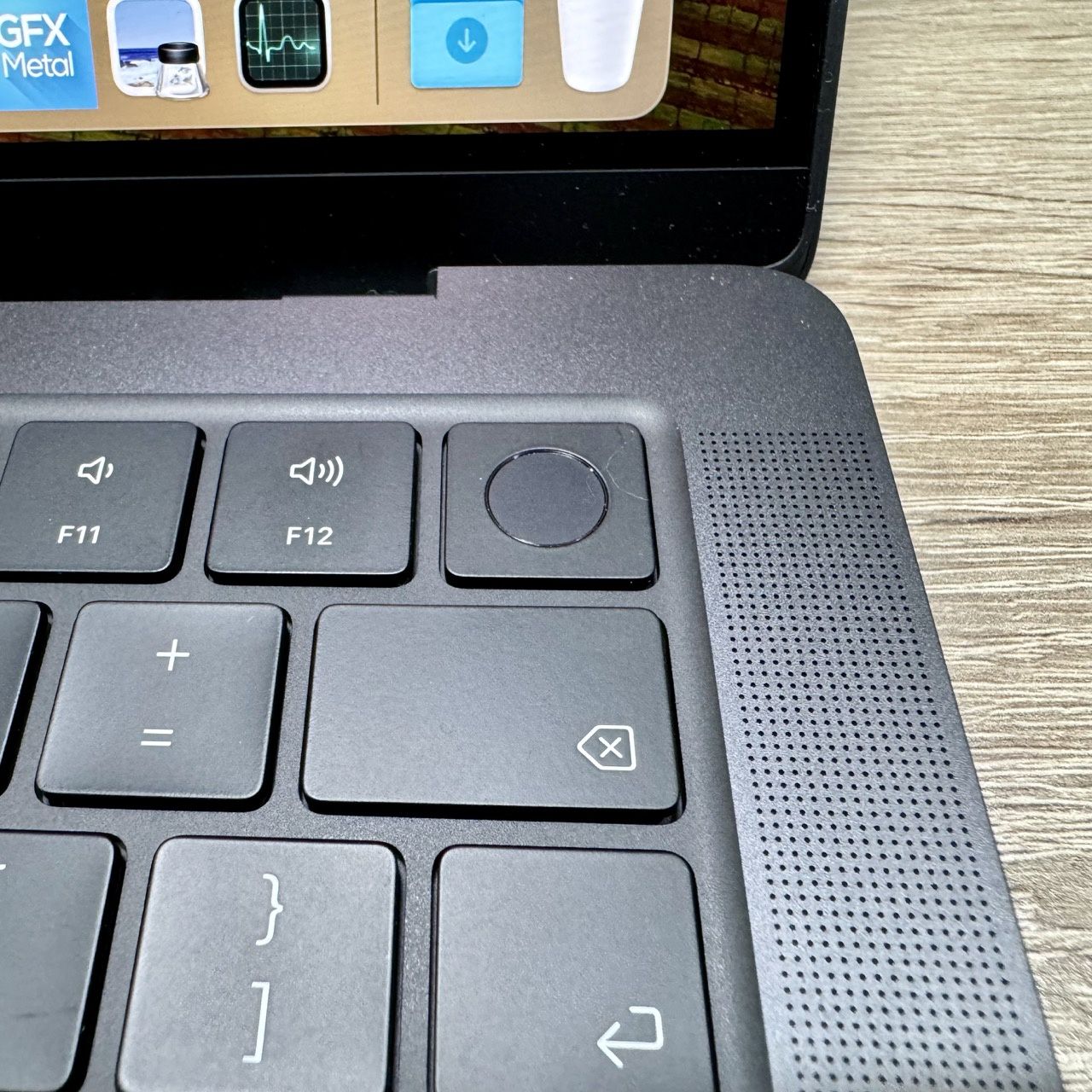 MacBook Pro m3 max klawiatura