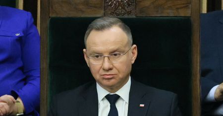 Żółta kartka dla prezydenta. Polacy ocenili Andrzeja Dudę