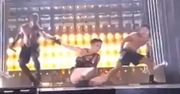 Jennifer Lopez przewróciła się na scenie! (ZOBACZ!)