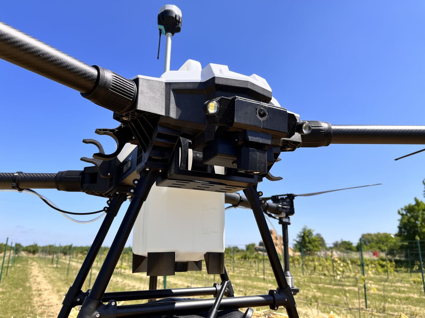Dron opryskowy ABZ Innovation L10.
