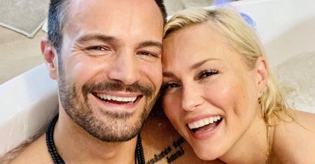Mikołaj Krawczyk i Sylwia Juszczak prezentują FIGLE w jacuzzi. ROMANTYCZNA kąpiel? (ZDJĘCIA)