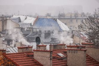 Burza wokół "Czystego powietrza". Dostają wezwania do zapłaty, szykują protest