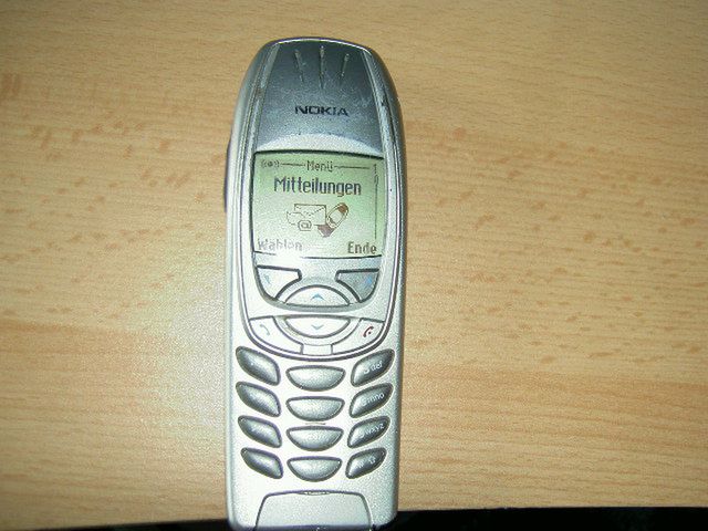 Nokia 6310 z 2001 roku