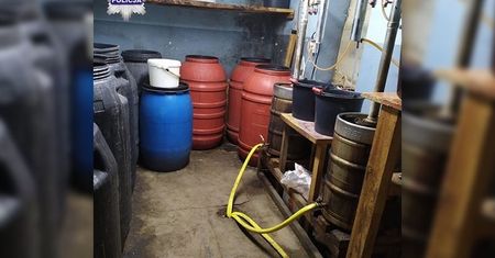 Bimbrownik w rękach policji. Miał 4200 l zacieru i 190 l gotowego alkoholu