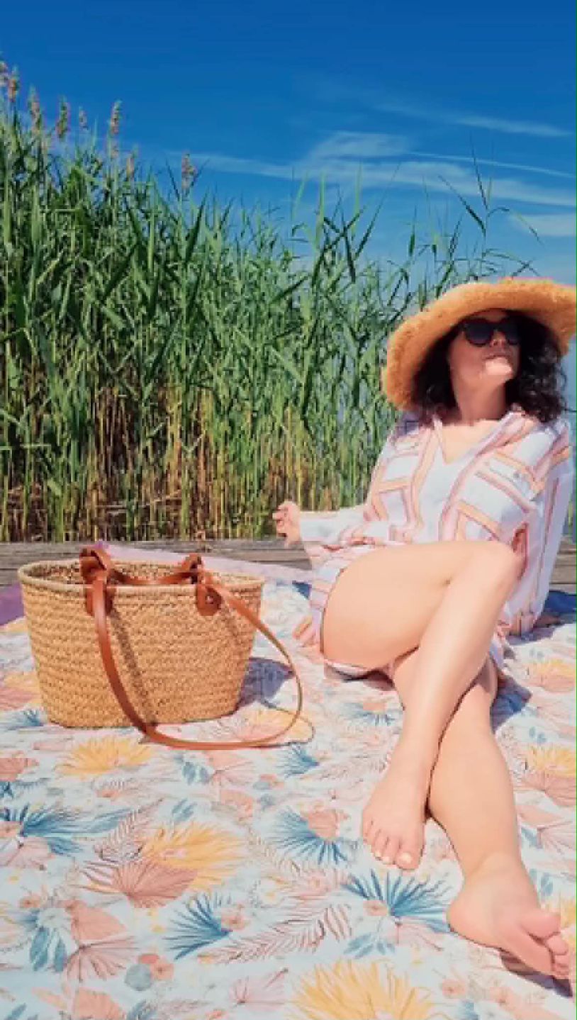 Katarzyna Cichopek, zdjęcia nad jeziorem