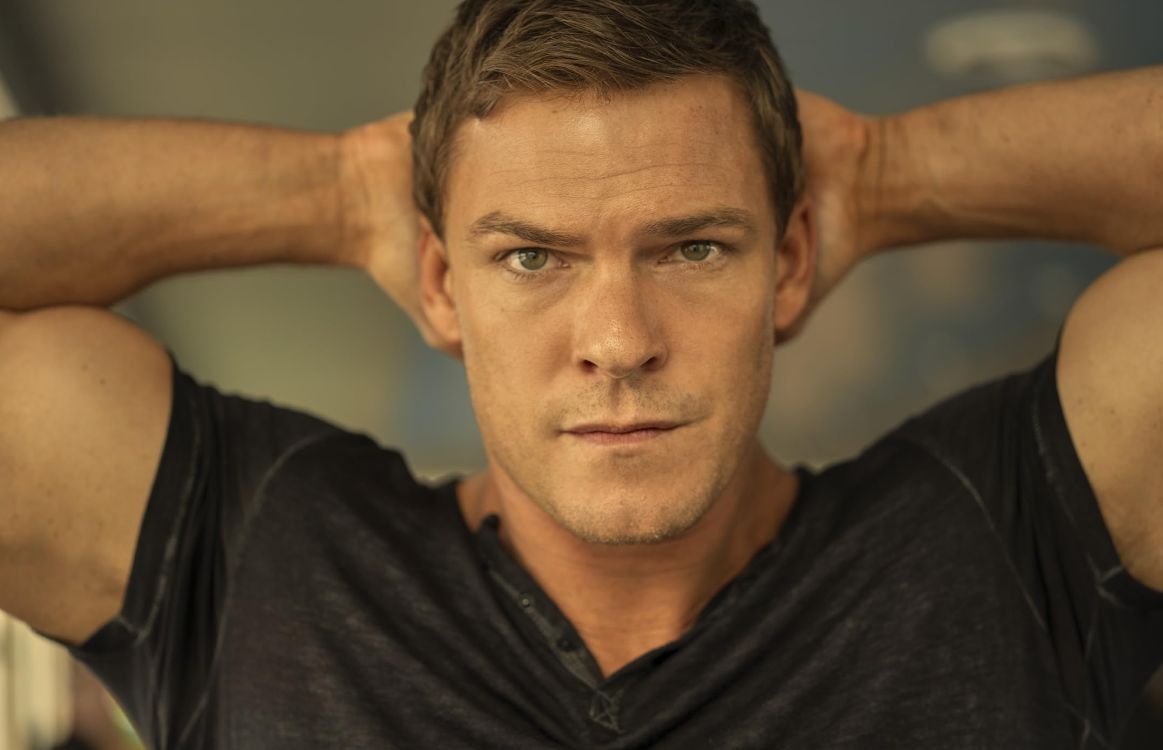 Alan Ritchson wcielił się w Jacka Reachera, bohatera kultowej serii sensacyjnej Lee Childa 