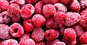 Sprytny sposób na mrożenie malin. Tak zachowają smak i kształt