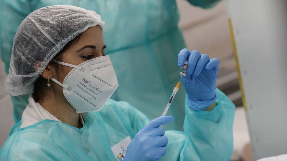 Włochy walczą z pandemią. Liczba zakażeń Omikronem wzrosła sto razy