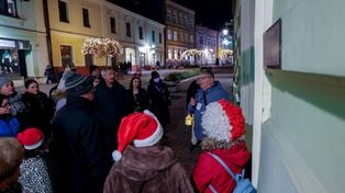 Tarnów: Nocne zwiedzanie przy blasku lamp naftowych i z mikołajkowym akcentem