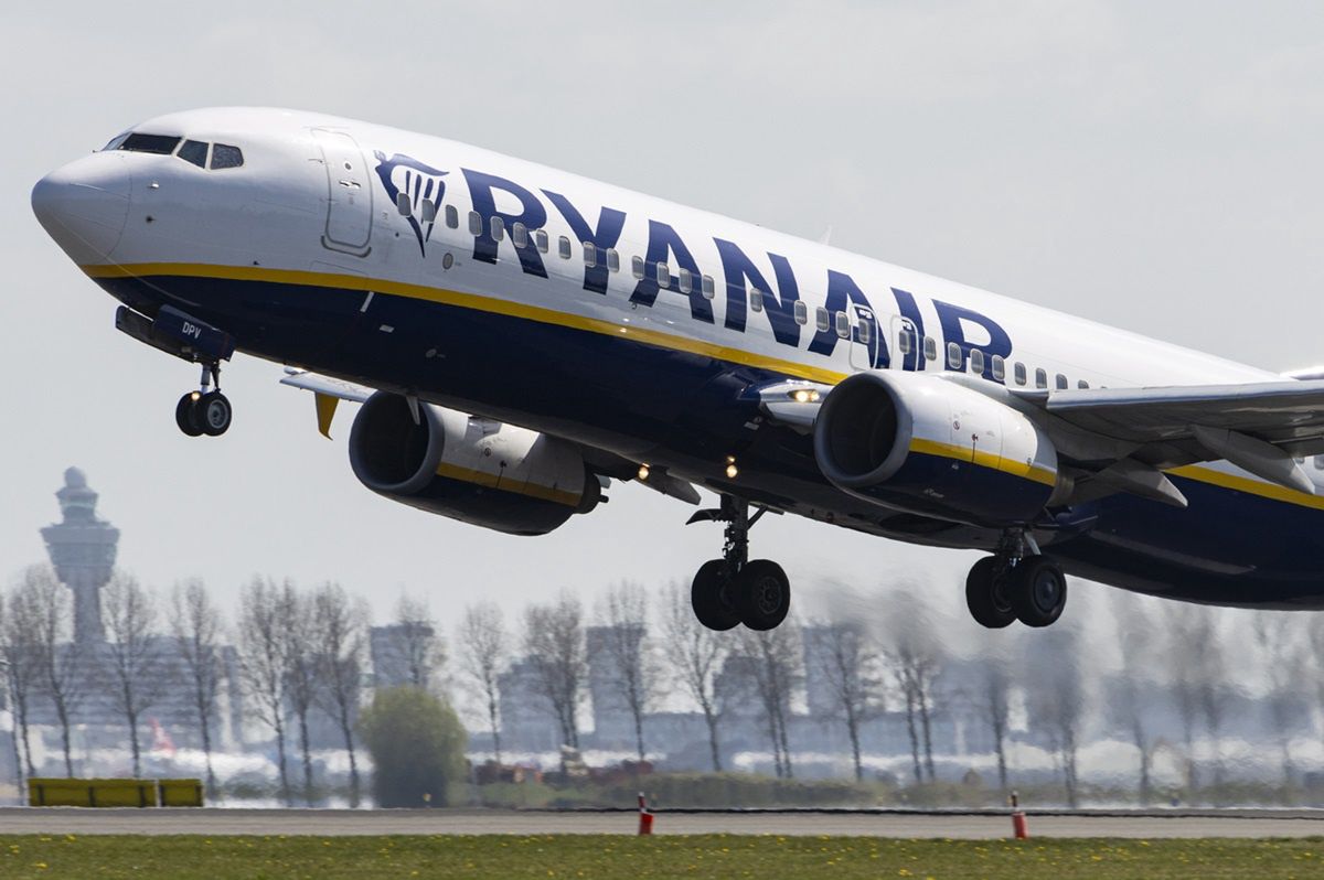 Polacy spędzili 20 godzin na lotnisku. Ryanair przeprasza i tłumaczy