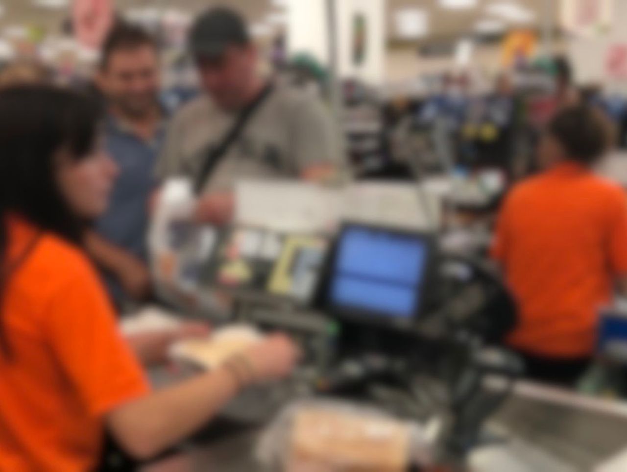 Karpacz: Seria oszustw. Dwie pracownice sklepu usłyszały 120 zarzutów