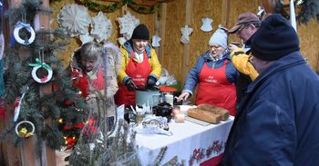 Inowrocław: Jarmark Bożonarodzeniowy i rozdawanie choinek