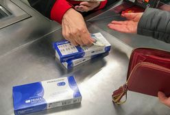 Test z Biedronki na przeciwciała SARS-CoV-2. Waldemar Kraska: "wprowadza trochę zamieszania"