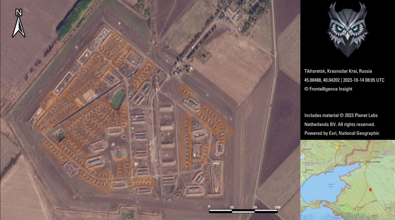 Jedna z rosyjskich baz artyleryjskich. Pomarańczowe obszary to broń z Korei Północnej.