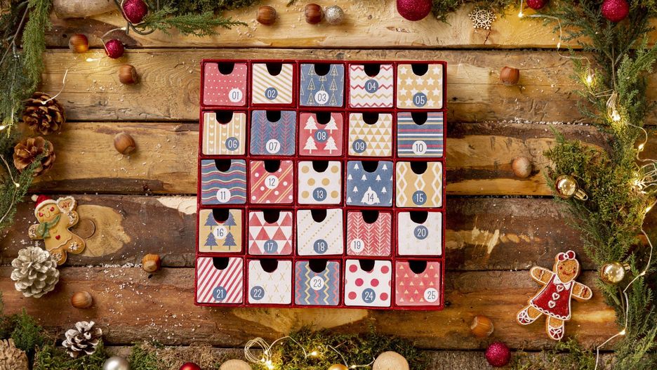 Kalendarze adwentowe z kosmetykami stały się jednym z najgorętszych trendów przedświątecznego sezonu
