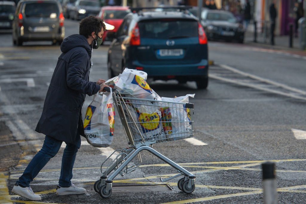 Lidl. Cenowe szaleństwo! Polędwica za złotówkę, piwo za 1,59 zł