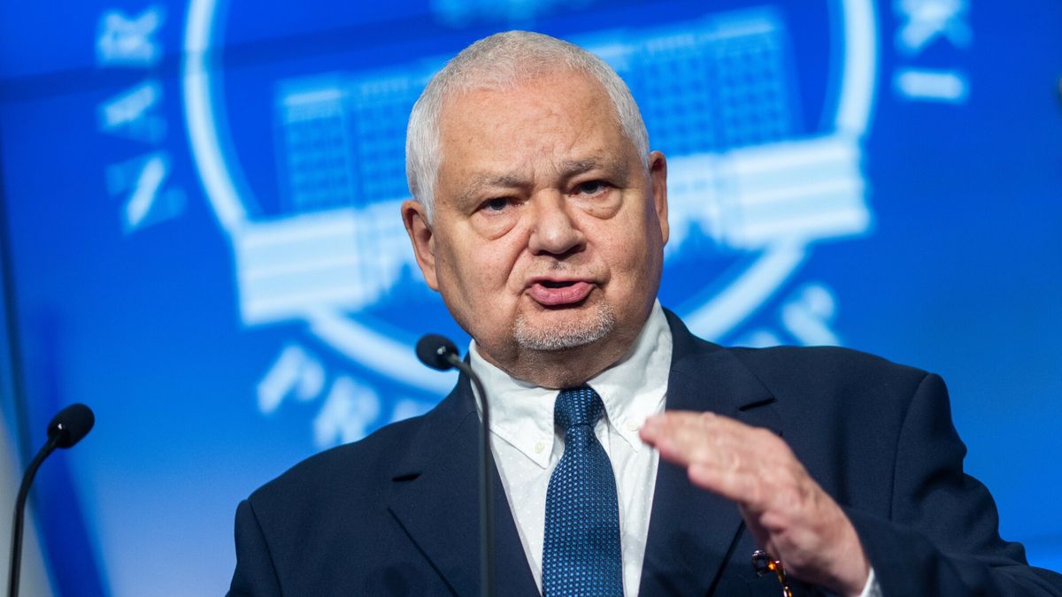 Konferencja prezesa NBP Adama Glapi?skiego
08.07.2022 Warszawa Konferencja prezesa NBP Adama Glapinskiego N/z Adam Glapinski 
fot Andrzej Iwanczuk/REPORTER
Andrzej Iwanczuk/REPORTER