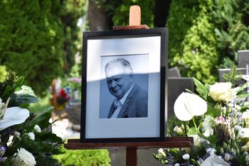 Ostatnie pożegnanie wiceburmistrza Nowego Stawu. Tłum odprowadził Macieja Prądzyńskiego