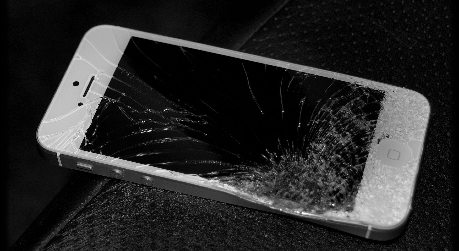 Jak chronić smartfon przed wypadkami, kradzieżą i innymi nieprzewidywalnymi sytuacjami? 4