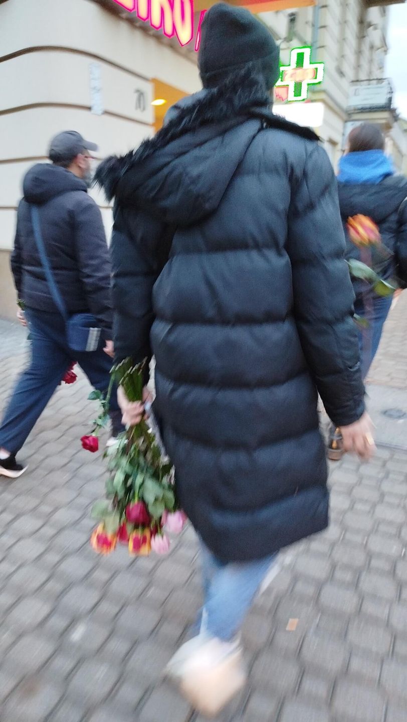 Oszuści próbujący wyłudzić pieniądze metodą „na róże”