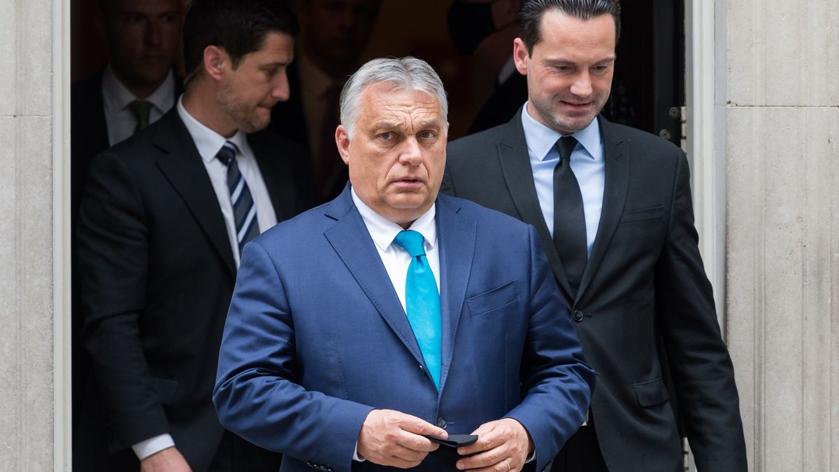 LONDON, UNITED KINGDOM - MAY 28, 2021: Hungarian Prime Minister Viktor Orban (C) leaves 10 Downing Street after bilateral talks with British Prime Minister Boris Johnson, on 28 May, 2021 in London, England. (Photo credit should read Wiktor Szymanowicz/Barcroft Media via Getty Images)