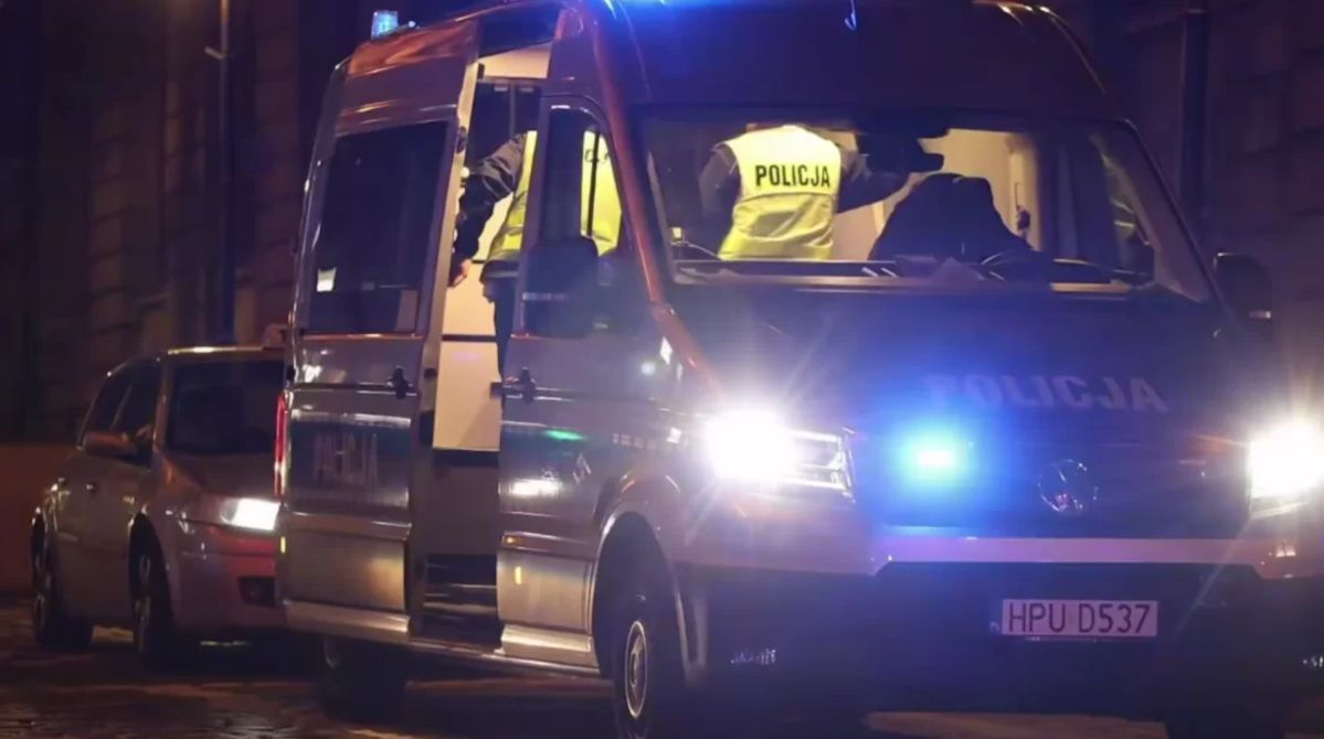 Zaatakował dziewczynki w lesie na Dębinie. Trwa ustalanie tożsamości